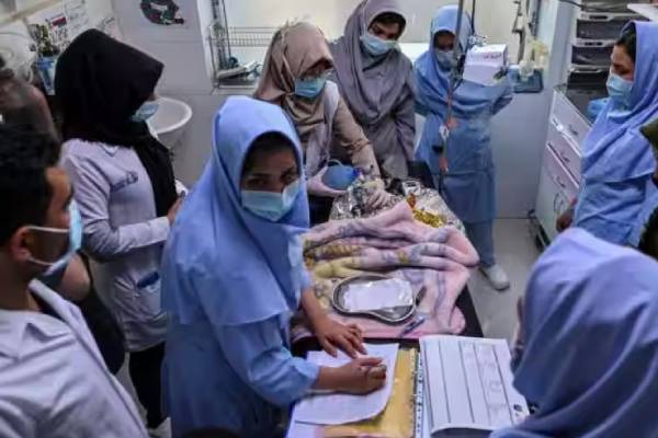 பெண்களை குறிவைக்கும் தலிபான்கள்