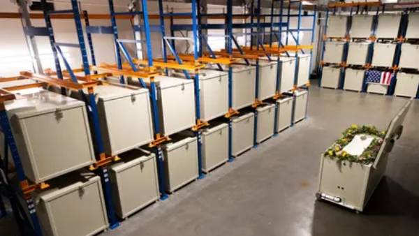 இயற்கையுடன் கலந்துவிடும் மனிதன்