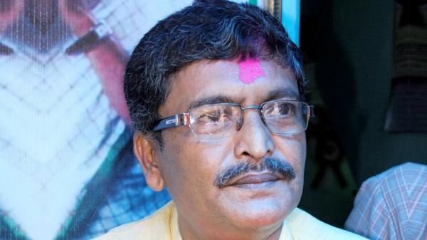 மசாஜ் செய்த பெண் உறுப்பினர் மசாஜ் செய்த பெண் உறுப்பினர்