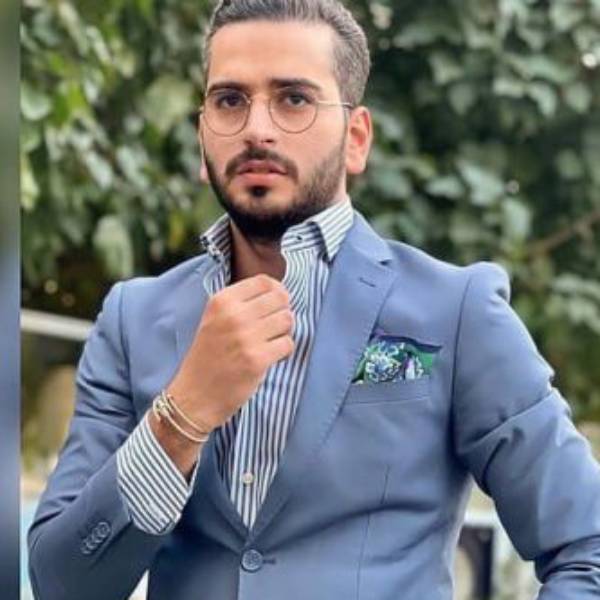  18 நண்பர்கள் இணைந்து 