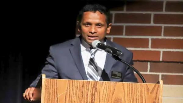  தந்தை மரணம்.. கையில் வந்த பீடி 