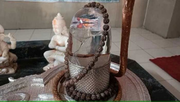 சிவலிங்கத்தில் விரிசல் சிவலிங்கத்தில் விரிசல்