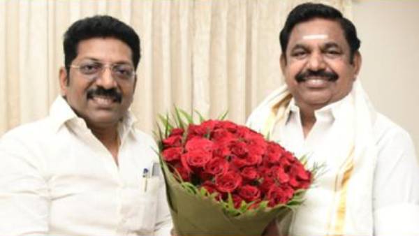 அதிமுகவில் ஐக்கியம் அதிமுகவில் ஐக்கியம்