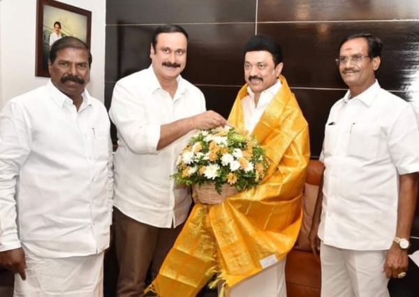 12 லட்சம் பேருக்கு ஒரு மாவட்டம் 12 லட்சம் பேருக்கு ஒரு மாவட்டம்