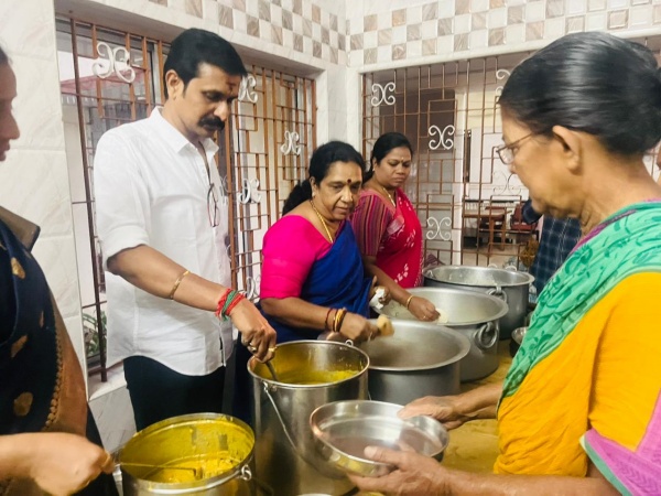 நெகிழ்ச்சி நெகிழ்ச்சி