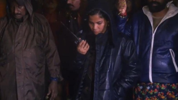 குடைக்குள் மழை