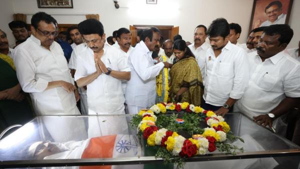 ஆறுதல் சொன்ன ஸ்டாலின் 