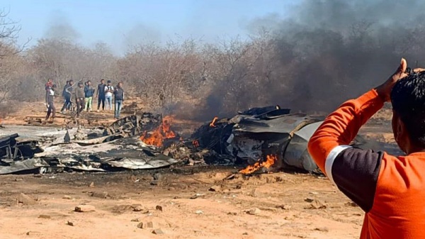 விமானங்கள் மோதிக்கொண்டதா?