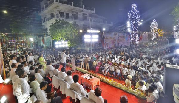 உதயநிதி ஸ்டாலின் கார் உதயநிதி ஸ்டாலின் கார்