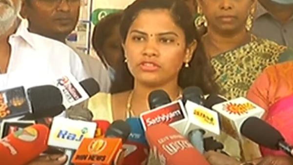 ஐடி ஊழியர் பிரியா 