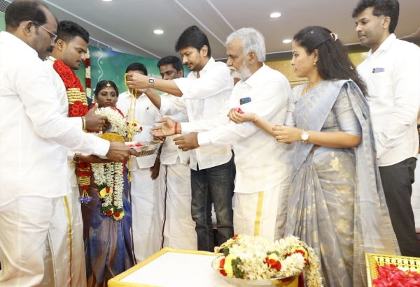 9 ஜோடிகளுக்கு திருமணம் 