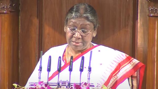 சுயமாக கட்டமைக்கும் தருணம் 