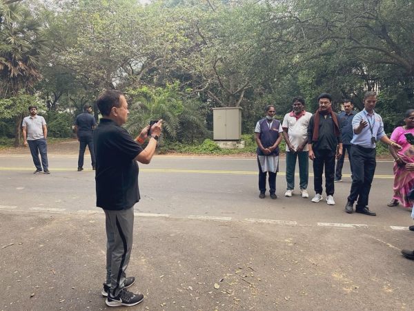 கையில் என்ன குச்சி 