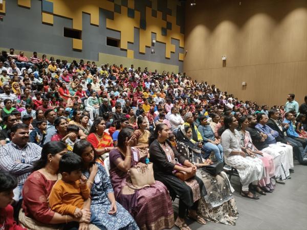 Thirukkural citing competition in Dubai at a private school 