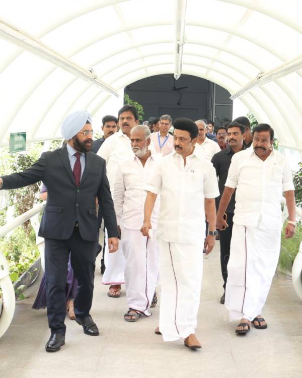 முதல்வரிடம் செல்வாக்கு 