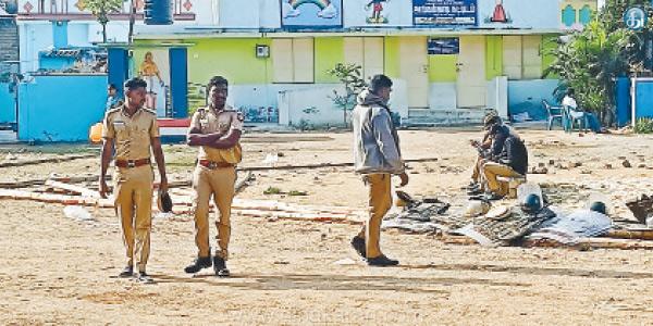 சிதறிய கூட்டம் சிதறிய கூட்டம்