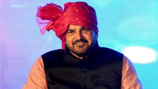 தனி குழு அமைப்பு