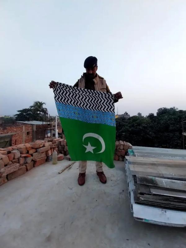 பாகிஸ்தான் கொடியா? பாகிஸ்தான் கொடியா?