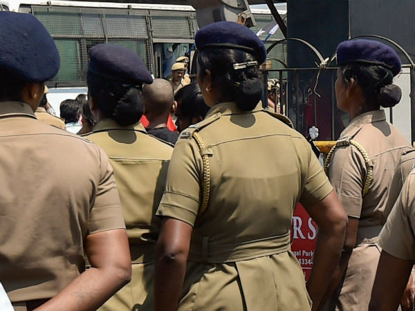 பெண் காவலர் பெண் காவலர்