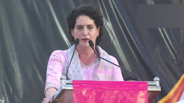 குடும்ப தலைவிகளுக்கு பணம்