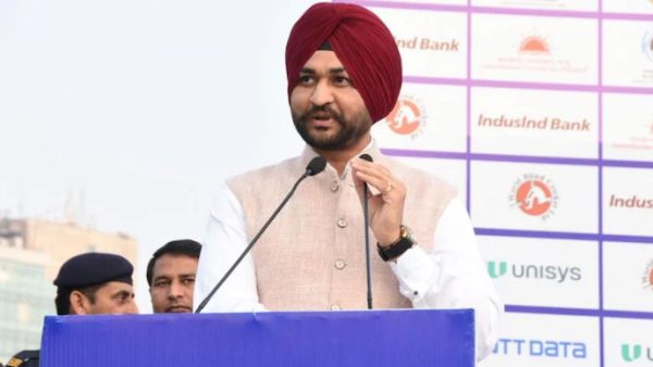  பெண் பயிற்சியாளர்