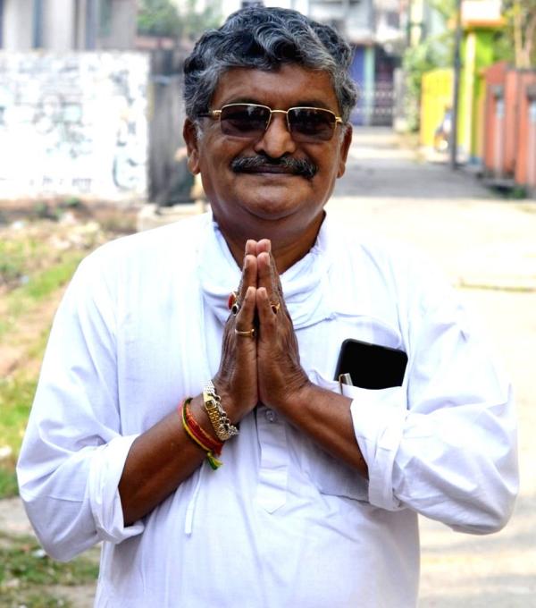 எதிர்க்கட்சியினர் விமர்சனம் எதிர்க்கட்சியினர் விமர்சனம்