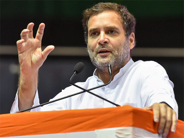 மக்களிடம் அன்பு செலுத்துவதும் மக்களிடம் அன்பு செலுத்துவதும்