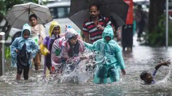 பள்ளிகளுக்கு விடுமுறை பள்ளிகளுக்கு விடுமுறை