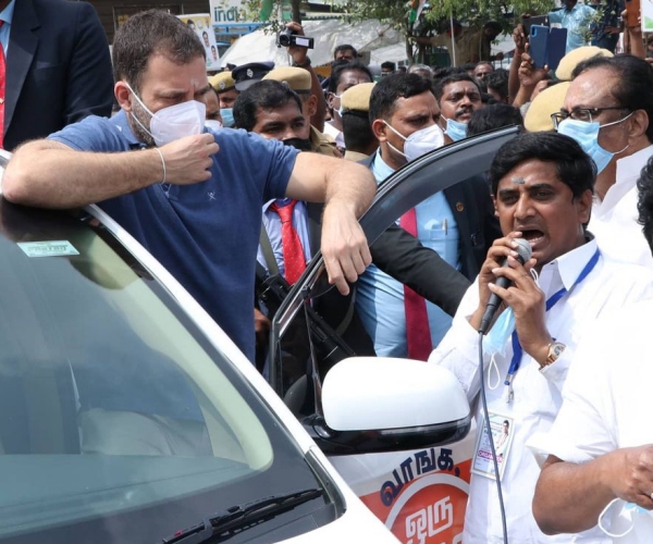 கண்கலங்கிய மக்கள் ராஜன் கண்கலங்கிய மக்கள் ராஜன்