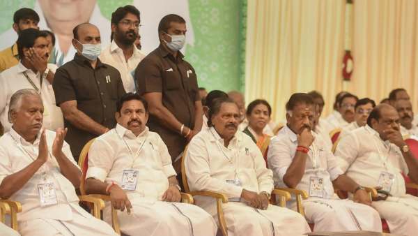பொதுக்குழு உறுப்பினர்கள் 