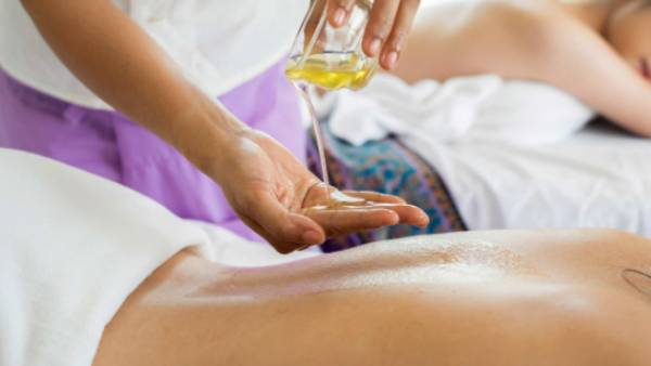  மசாஜ் சென்டர் 