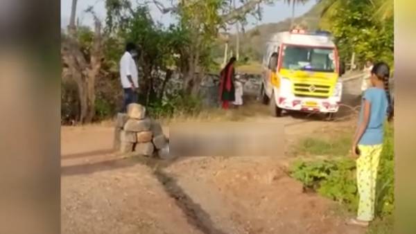 ஆம்புலன்ஸுக்கு வழிவிட மறுப்பு 