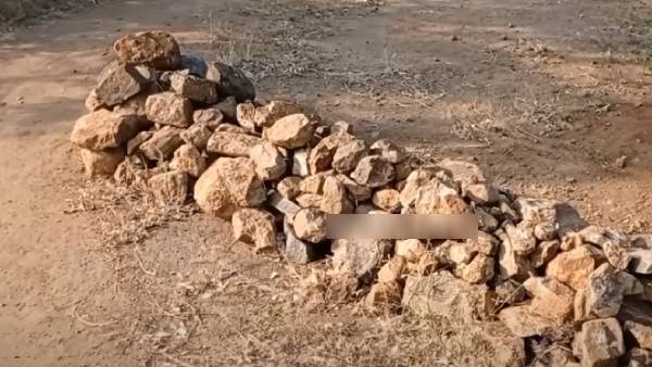 பாதையை அடைத்து அராஜகம்