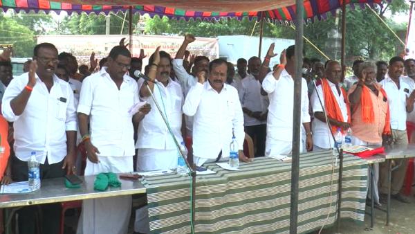 அறநிலையத்துறை அதிகாரிகள் மதம் மாற்றம் 
