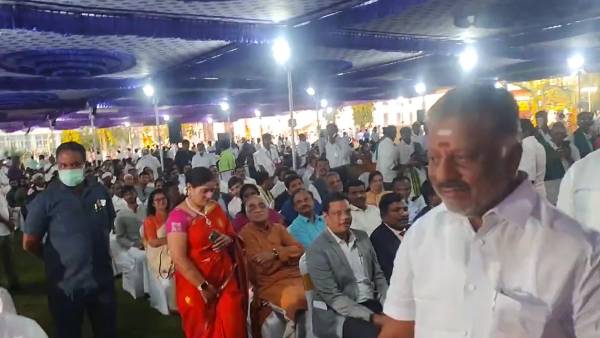 அதிமுகவினர் பங்கேற்பு 