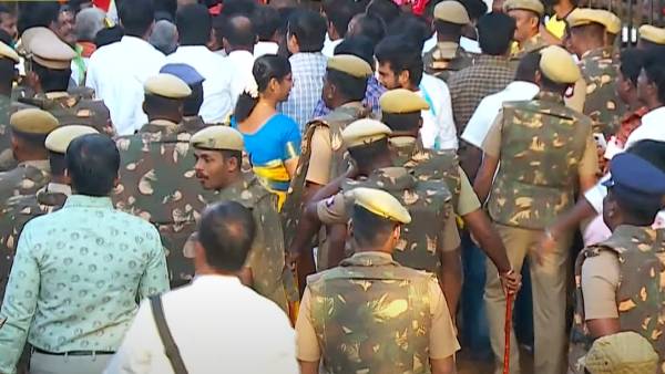 காளைகள், வீரர்கள் தகுதி நீக்கம் காளைகள், வீரர்கள் தகுதி நீக்கம்