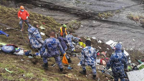 மீட்புக்குழுவினர் 
