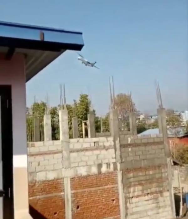  கட்டுப்பாட்டை இழந்த விமானம்