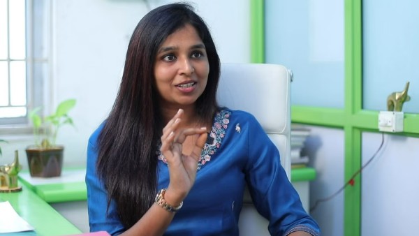 விசாரணைக்கு ஆஜரான ஷர்மிகா விசாரணைக்கு ஆஜரான ஷர்மிகா