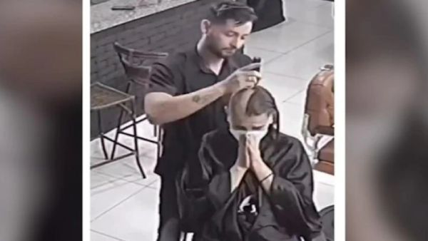 மொட்டை அடிக்கும் நோயாளிகள் 