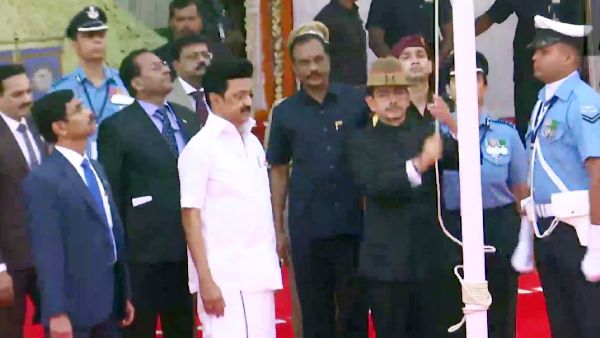 கொடியேற்றிய ஆளுநர் 