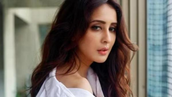 கழுத்தில் தங்க சங்கிலி 