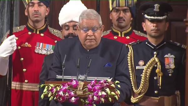 குடியரசுத் தலைவருக்கு வரவேற்பு குடியரசுத் தலைவருக்கு வரவேற்பு