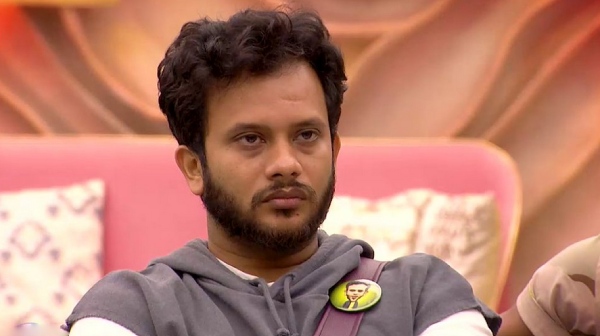 எதிர்பாராத வெளியேற்றம்