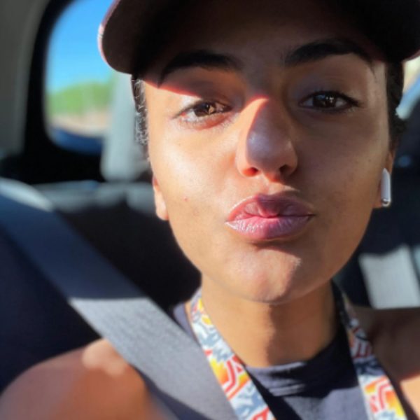 அழகாக இருப்பதால் கைது 