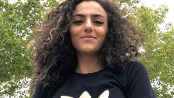 பெண் கைது 