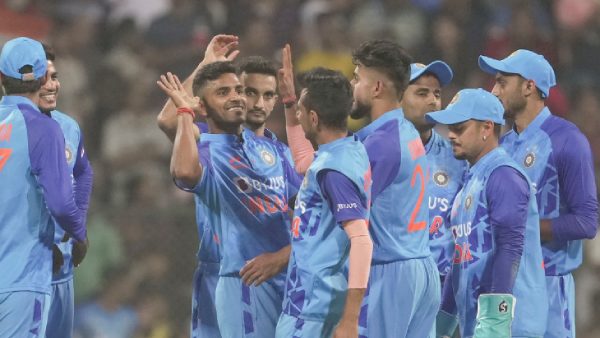 காரணம் 3- அக்சர் பட்டேல் ரிஸ்க் 