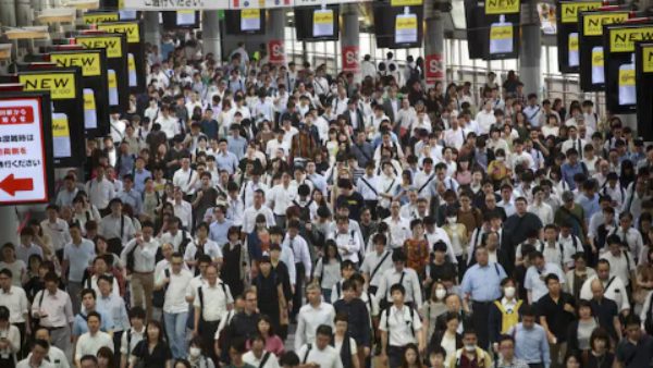 டோக்கியோவில் இருந்து வெளியேறினால் நிதி டோக்கியோவில் இருந்து வெளியேறினால் நிதி