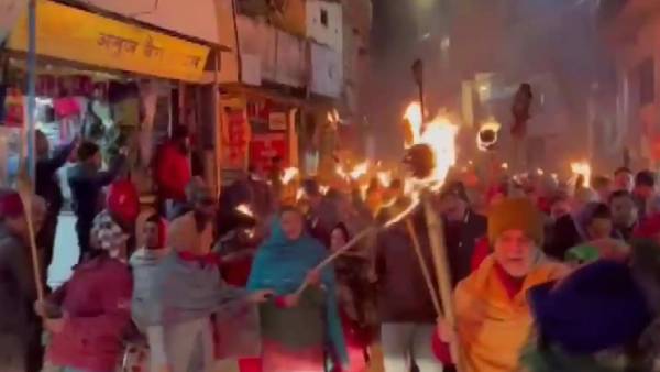  தெரிந்தும் அனுமதி