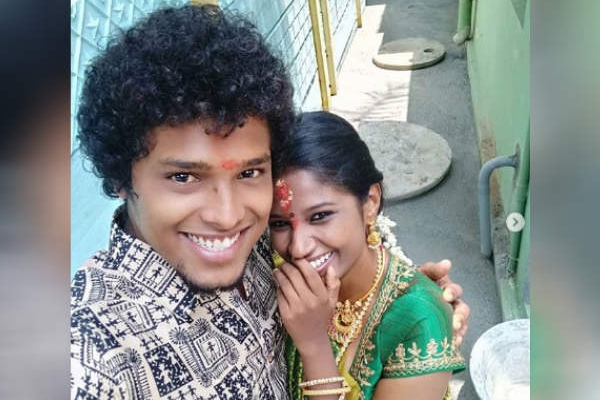 ஆறுதல் கொடுத்த பெற்றோர்